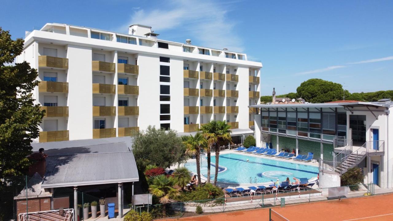 Hotel Grand Esplanada 4*